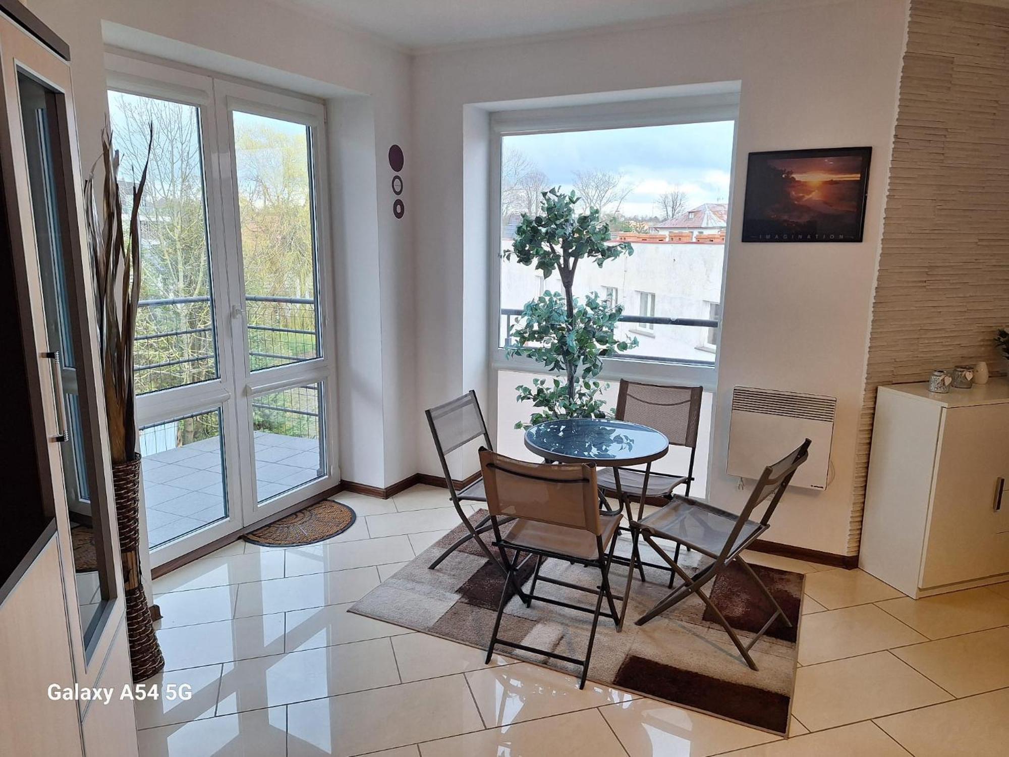 Apartament z basenem do 8 miejsc noclegowych Ustronie Morskie Zewnętrze zdjęcie